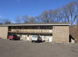 609 Valley Park Ct #4, Eau Claire, WI 54703