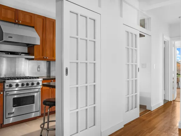 18 West 70th Street image 8 of 22