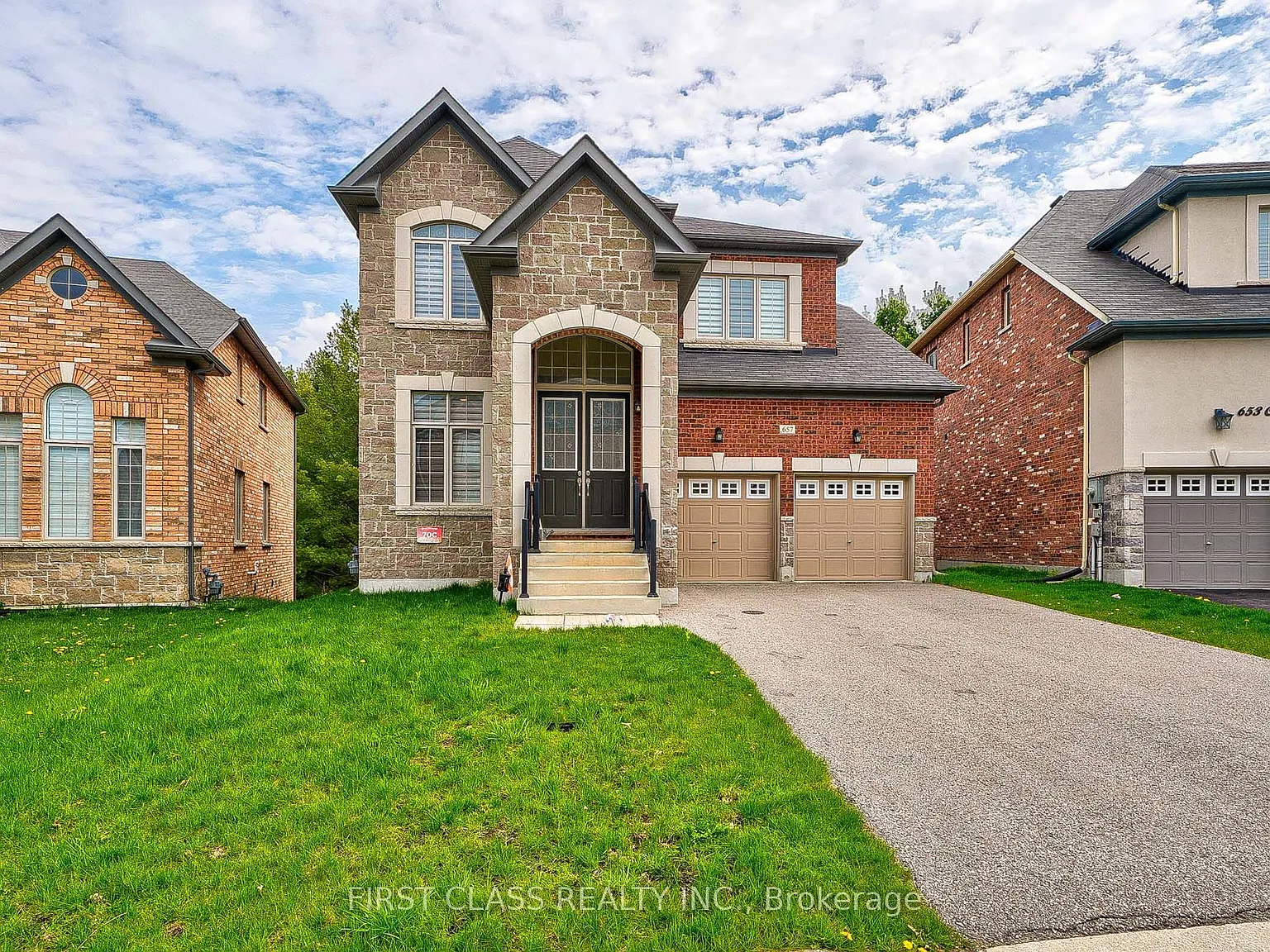 3 bed, $2,700 — Photo 1