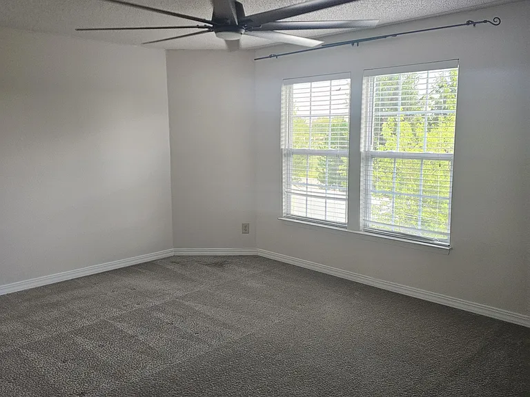 10855 Parker Dr — Photo 22