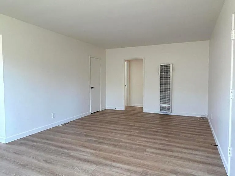 86 College Dr — Photo 3