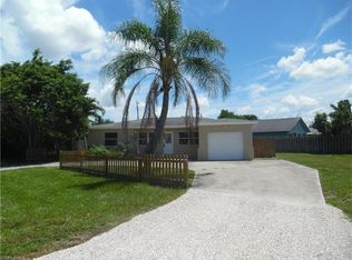 4624 W Alhambra Cir, Naples, FL 34103