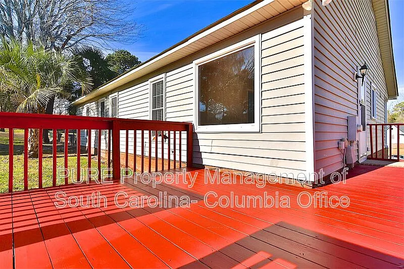 3 bed, 2.0 bath, 1218 sqft, $1,674 — Photo 4