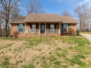 1044 W Stone Creek Dr, Greenbrier, TN 37073