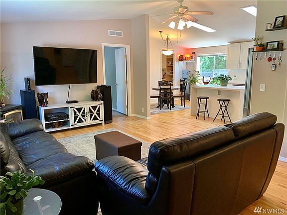 3rd image of 17224 37th Ln S
