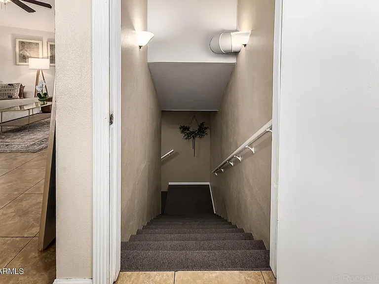 413 E Ellis Dr — Photo 18