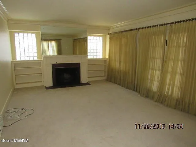 1010 S Superior St photo 1
