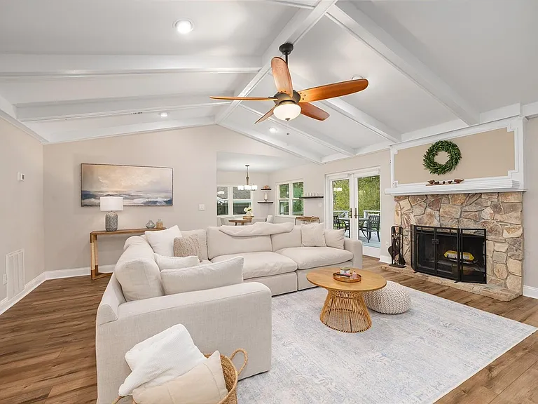 8140 NW 48th Ln — Photo 9
