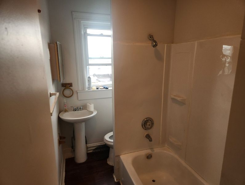 1st image of 411 N East Ave #1