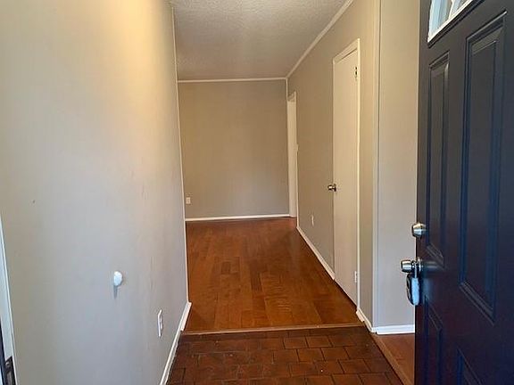 2nd image of 6119 Pinebrook Dr