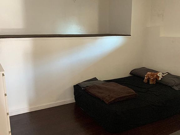 4th image of 1049 1/2 De Garmo Dr #1049-1/2