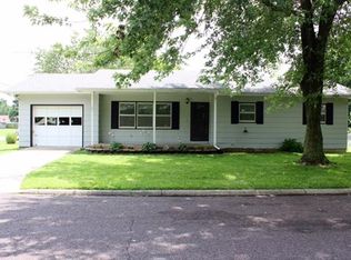 101 Douglas St, Monett, MO 65708