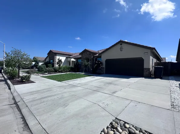 1138 S Simon St, Visalia, CA 93292