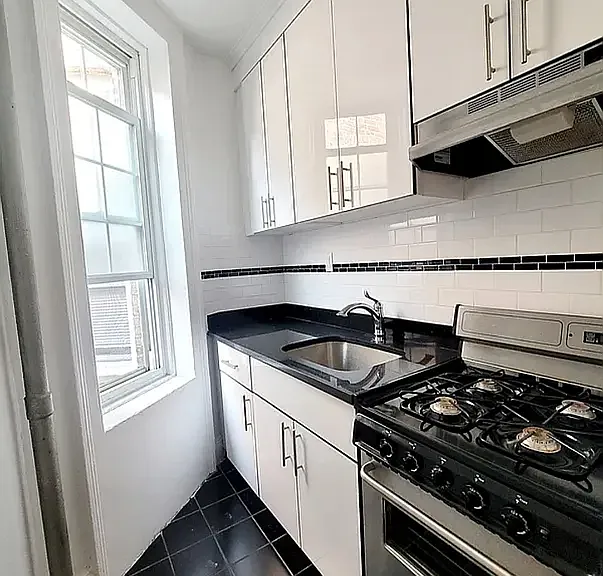226 E 59th St #5W — Photo 9