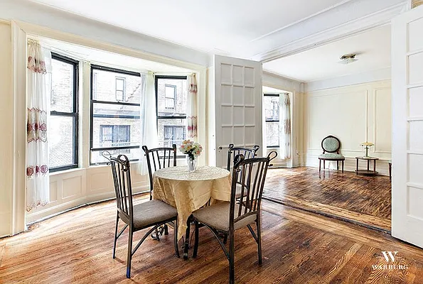 Sold by Warburg | media 10