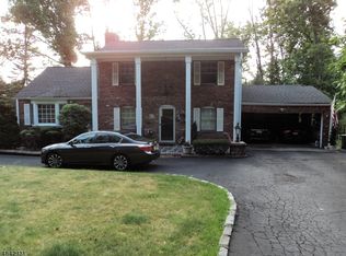 70 Chestnut St, Livingston, NJ 07039