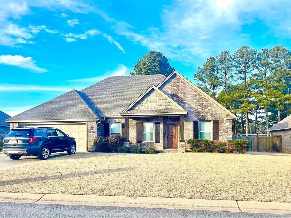 1st image of 3228 Stonehenge Dr