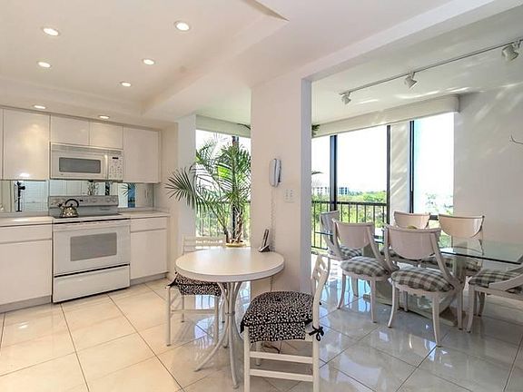 Home For Sale In Boca West