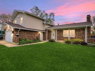 4N305 Wiant Rd, West Chicago, IL 60185