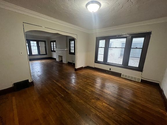 5th image of 2248 Northland Ave