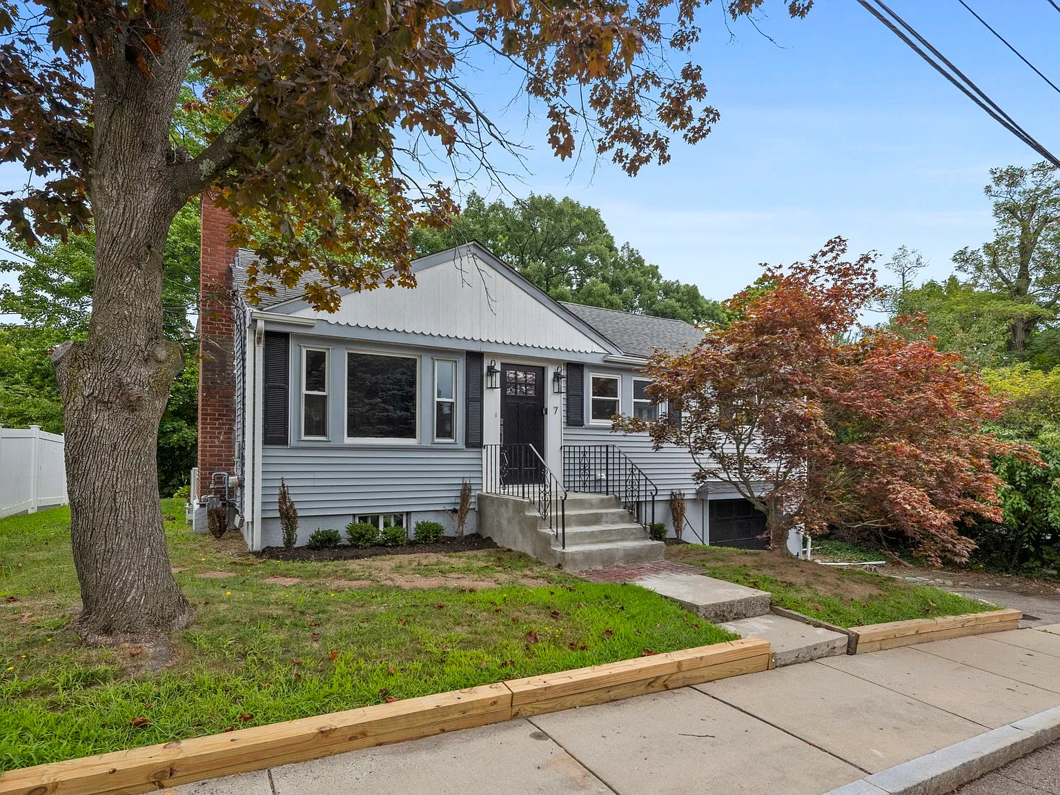 3 bed, 2.0 bath, 1650 sqft, $3,900 — Photo 3