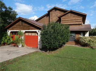 108 Leona St, Lockhart, TX 78644