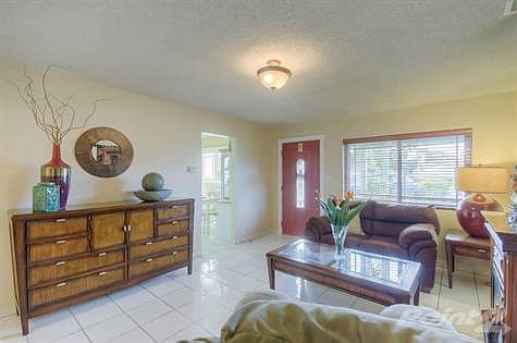 5th image of 18344 And 18346 Roslin Ave