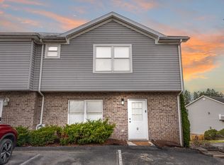6 Bakers Lndg, Morgantown, WV 26505