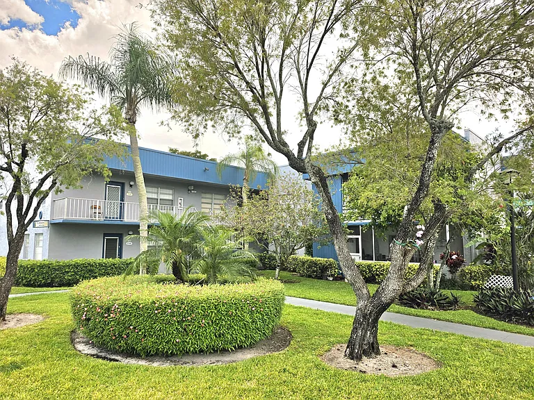719 Flanders Dr #O — Photo 19
