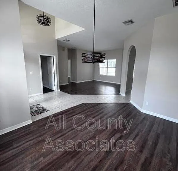 28724 Hanging Moss Loop — Photo 15