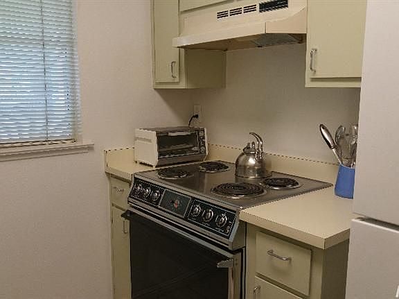 5th image of 1004 P St Unit 2