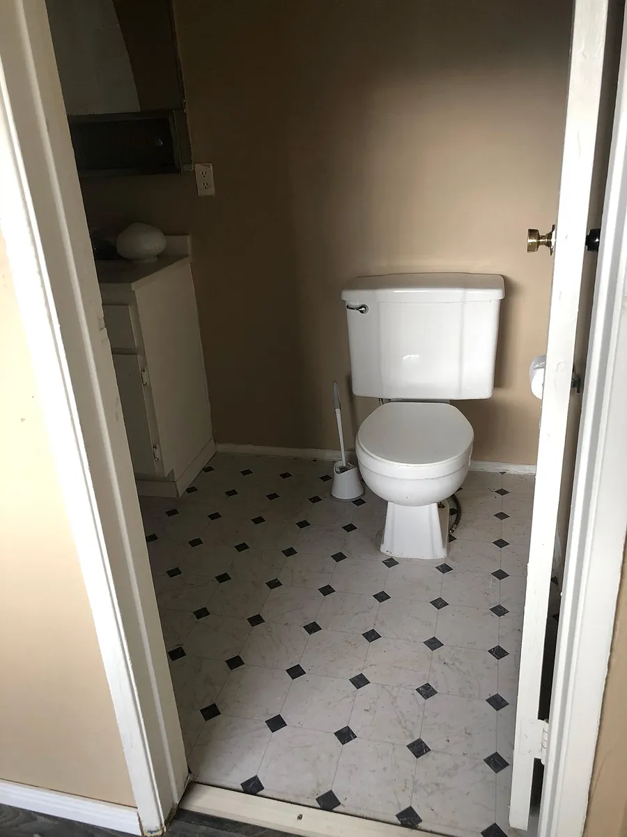 Building Photo - 761 E Twain Ave #4