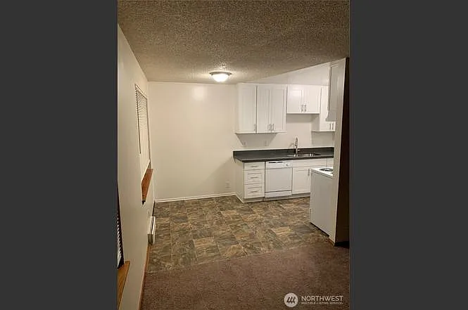 2 bed, 860 sqft, $2,000 — Photo 2