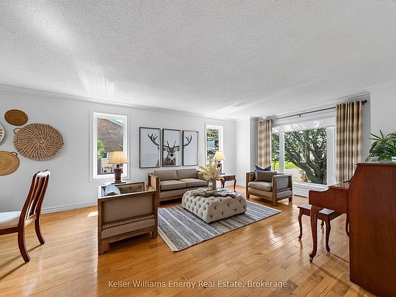 3rd image of 89 Westwind Cres