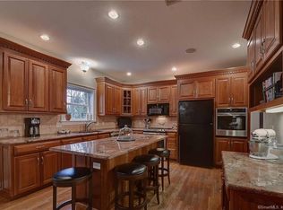 189 Lakewood Rd, South Glastonbury, CT 06073