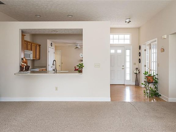 5th image of 1180 Edgewater Dr