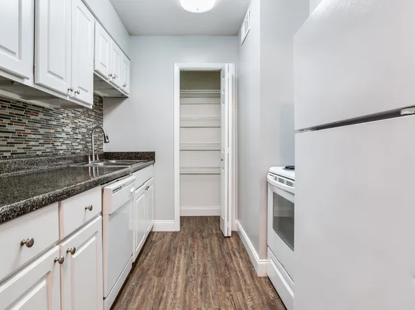 Chateau Apartments, 3315 W Horatio St #216, Tampa, FL 33609