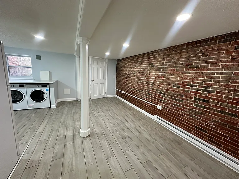 31 Chelsea St — Photo 3