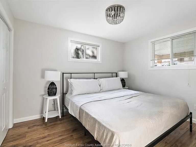 864 Lawrence Dr — Photo 21