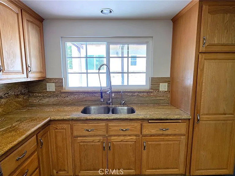 335 Eola Dr — Photo 6