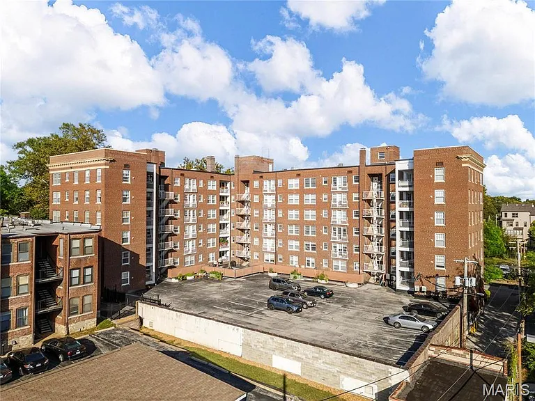 5510 Waterman Blvd #202 — Photo 45