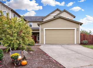 990 Sage St, Silverton, OR 97381