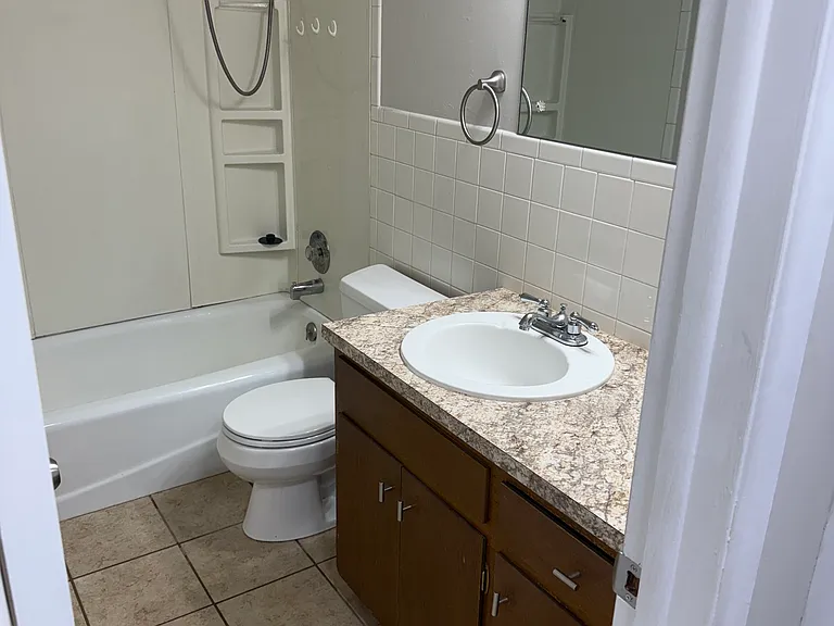 907 W River Blvd — Photo 10