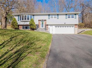 2 Prospect Dr, Brookfield, CT 06804