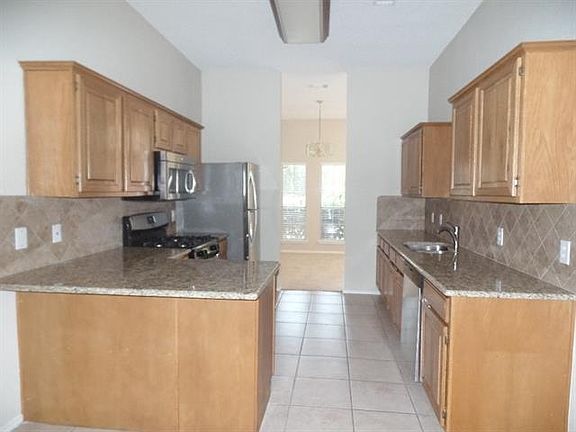 5th image of 696 Montana Ct N