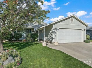 615 Arizona St, Gooding, ID 83330