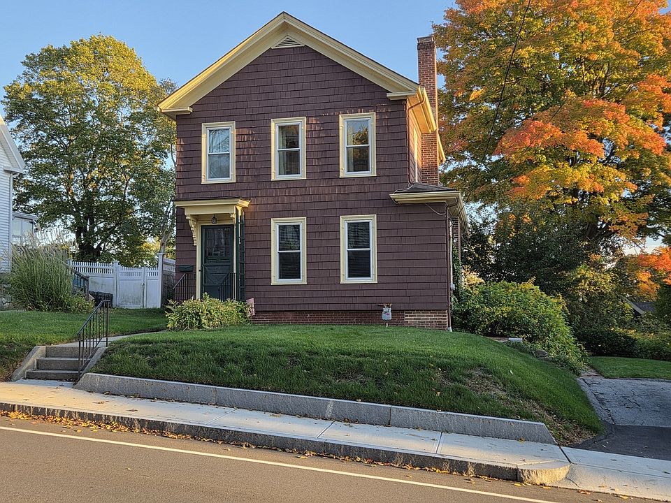 1st image of 204 Lincoln St