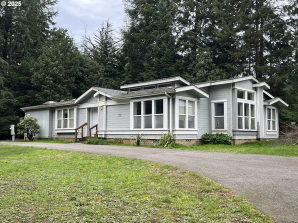 41855 Park Rd, Port Orford, OR 97465
