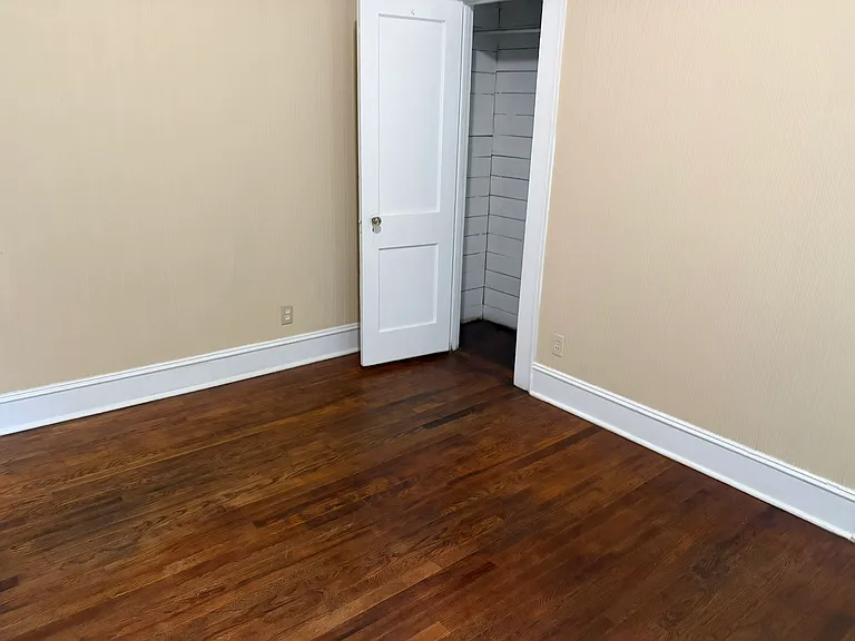 605 Acorn St — Photo 2