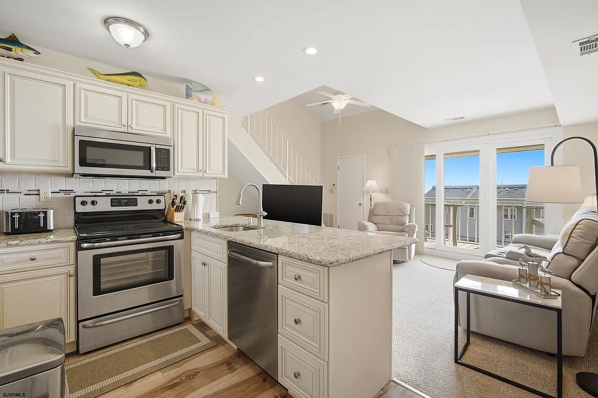 Building Photo - 501 E Brigantine Ave #307